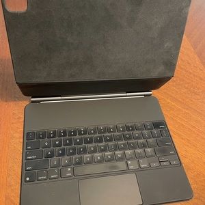 APPLE MAGIC KEYBOARD 12.9 INCH (5th GEN) BLACK